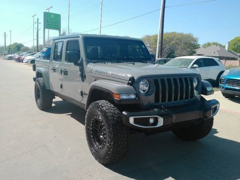 Used 2022 Jeep Gladiator Sport image 4
