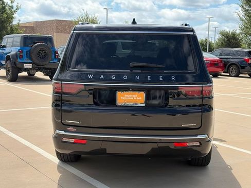Certified 2023 Jeep Wagoneer Series III w/ Convenience Group I AWD/4WD image 8