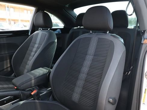Used 2014 Volkswagen Beetle R-Line FWD image 9
