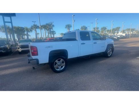 Used 2014 Chevrolet Silverado 2500 LT AWD/4WD image 2
