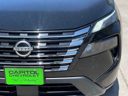 Used 2025 Nissan Rogue S FWD image 7