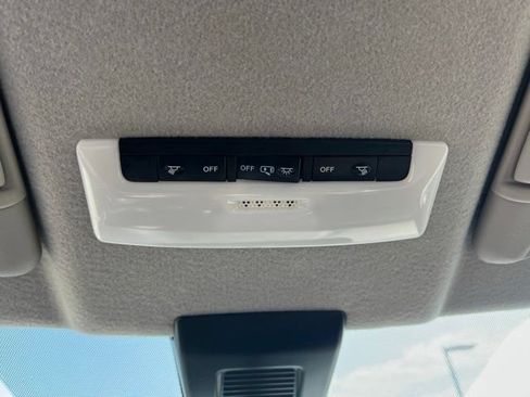 Used 2023 Nissan Kicks SV FWD image 23