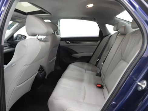 Used 2018 Honda Accord Touring image 13