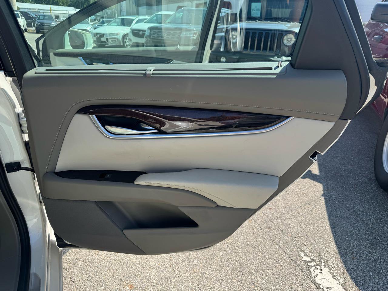 Used 2013 Cadillac XTS Platinum FWD image 20