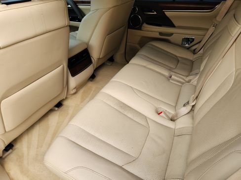 Used 2020 Lexus LX 570 4WD w/ Luxury Package image 35