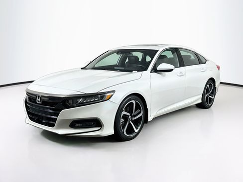 Used 2018 Honda Accord Sport image 3