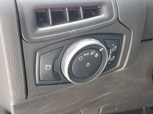 Used 2016 Ford Focus SE FWD image 11
