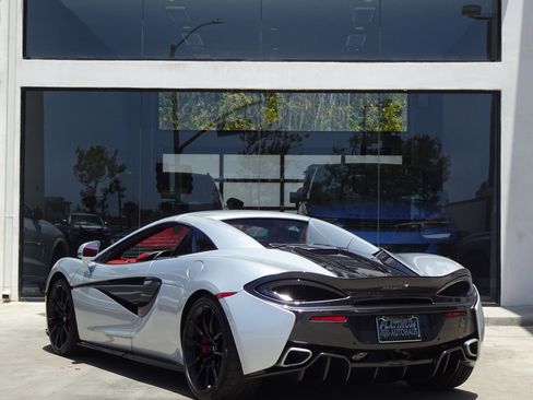 Used 2019 McLaren 570S Spider RWD image 5