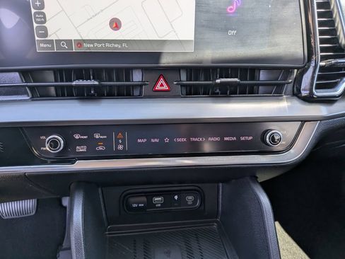 Certified 2025 Kia Sportage EX w/ Premium Package FWD image 25