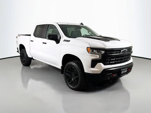Used 2025 Chevrolet Silverado 1500 LT Trail Boss w/ Convenience Package II AWD/4WD image 1