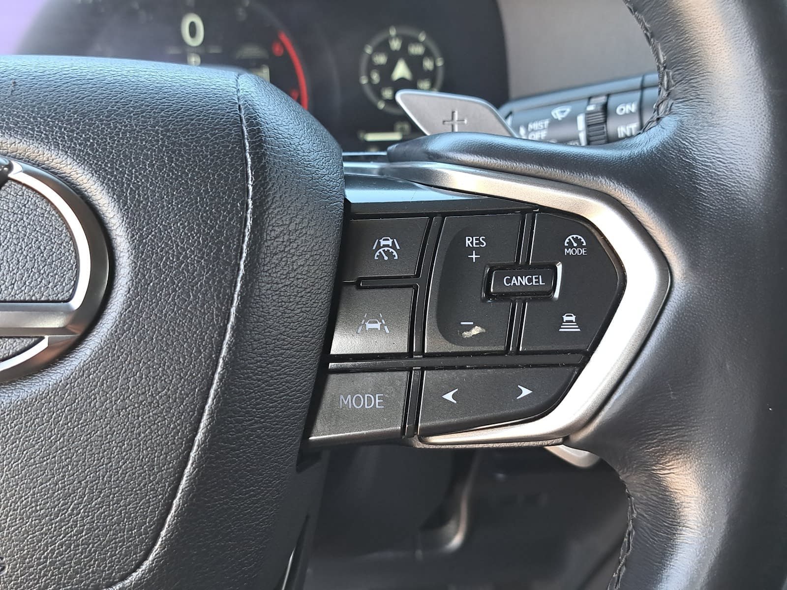 Used 2024 Lexus GX 550 w/ Accessory Package (31) AWD/4WD image 20