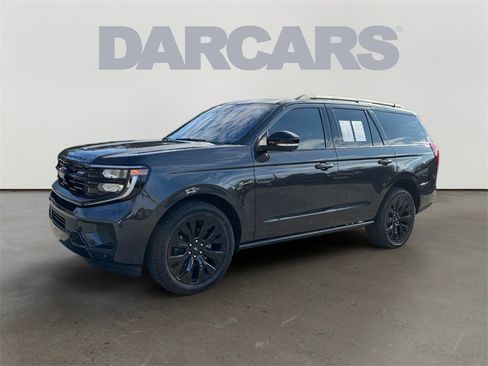 Used 2025 Ford Expedition Platinum w/ Stealth Appearance Package image 3