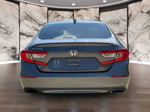 Used 2018 Honda Accord Sport image 5