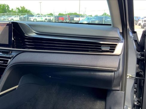 Used 2026 Toyota Camry LE image 18