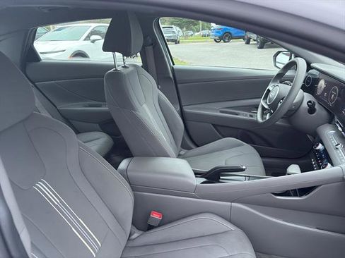 Used 2024 Hyundai Elantra SEL image 9