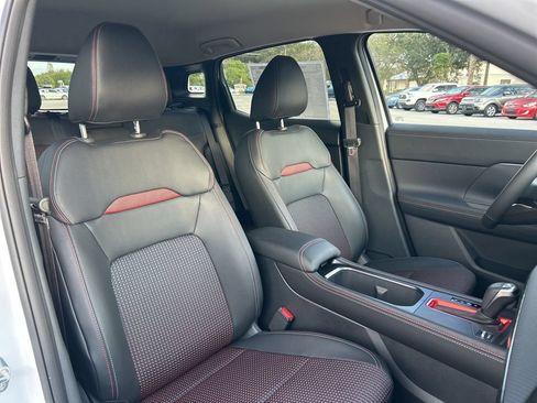 New 2026 Nissan Kicks SR FWD image 42