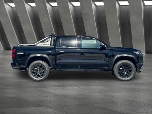 New 2026 Chevrolet Colorado Trail Boss w/ Midnight Edition AWD/4WD image 3