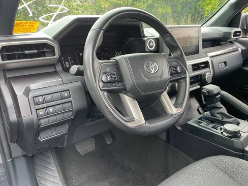 Used 2025 Toyota 4Runner SR5 AWD/4WD image 10