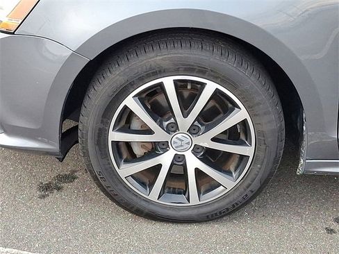 Used 2018 Volkswagen Jetta SE image 28