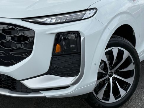 New 2026 Audi Q3 quattro 2.0T AWD/4WD image 3