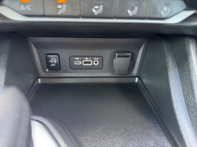 Used 2024 Nissan Sentra SV FWD image 19