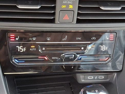 New 2026 Volkswagen Jetta SE FWD image 12