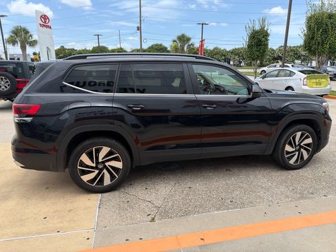 Used 2025 Volkswagen Atlas SE FWD image 10