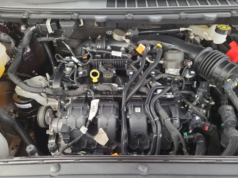 Used 2024 Ford Edge Titanium image 17