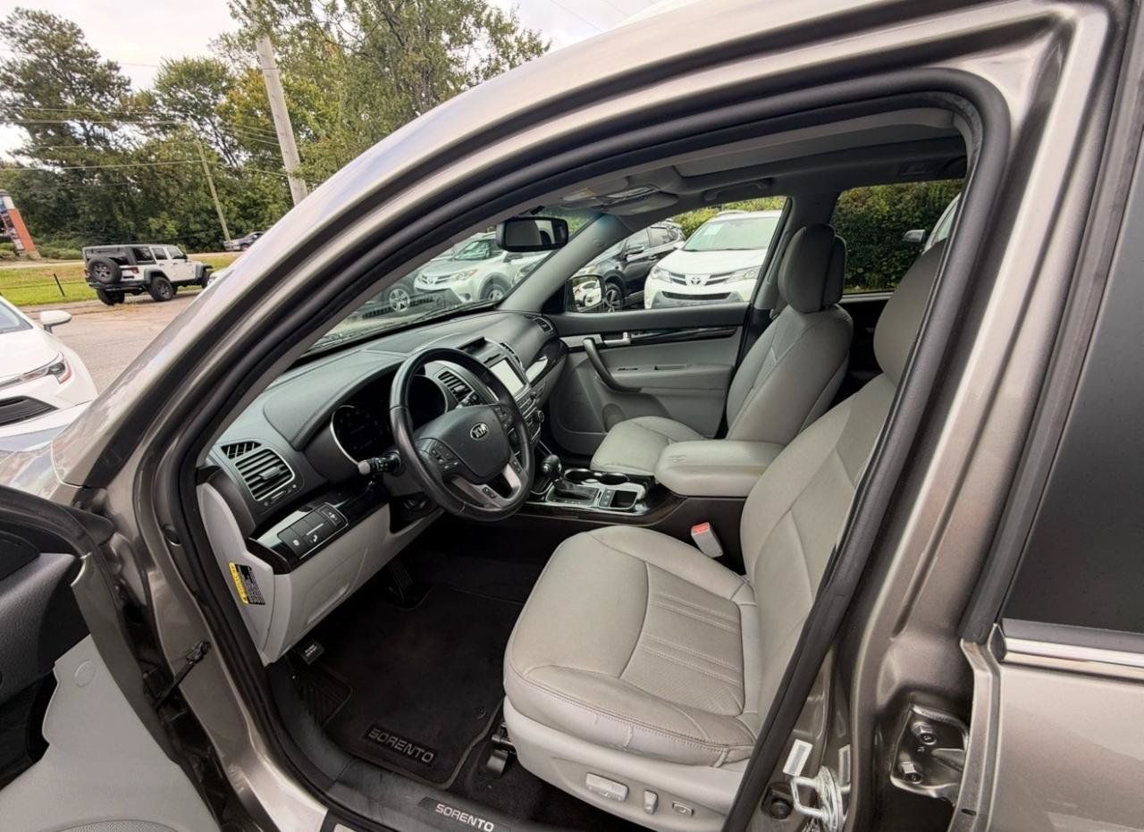 Used 2015 Kia Sorento SX FWD image 8