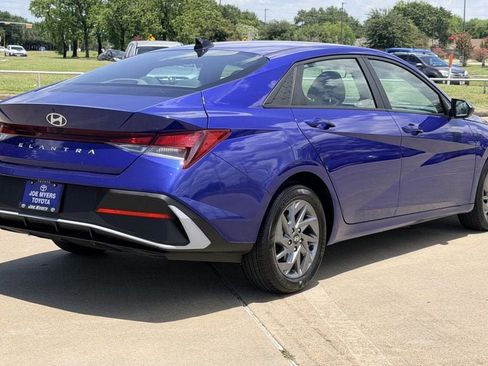 Used 2024 Hyundai Elantra SEL FWD image 7