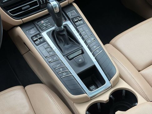 Used 2021 Porsche Macan w/ Premium Package Plus AWD/4WD image 15