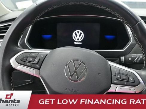 Used 2023 Volkswagen Tiguan SE AWD/4WD image 17