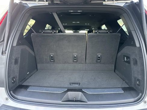 Used 2022 Cadillac Escalade Luxury image 11