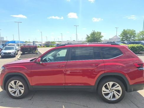 Used 2023 Volkswagen Atlas SE AWD/4WD image 2