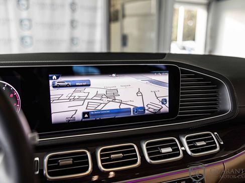 Used 2024 Mercedes-Benz GLS 450 4MATIC image 31