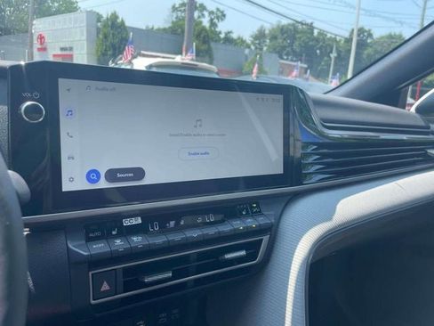 Used 2025 Toyota Camry SE w/ Multimedia Upgrade Package AWD/4WD image 31