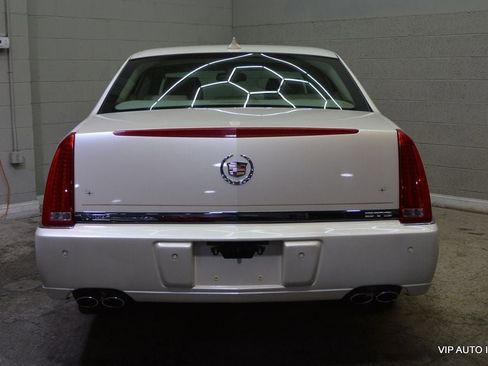 Used 2011 Cadillac DTS Luxury image 36