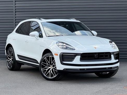 New 2026 Porsche Macan AWD/4WD image 9