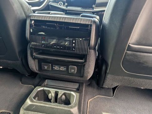 Used 2024 Jeep Wagoneer Series II AWD/4WD image 20