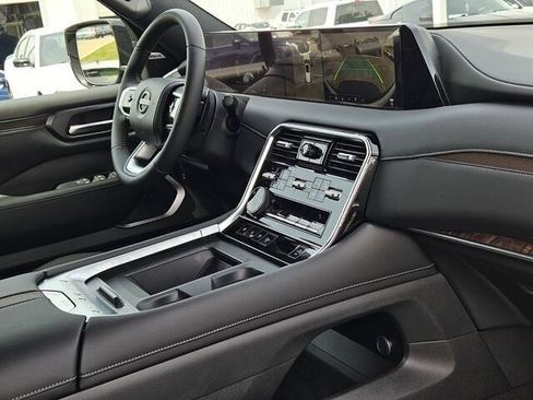 New 2025 Nissan Armada Platinum image 8