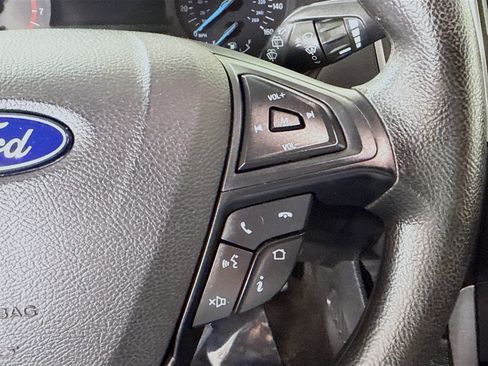 Used 2019 Ford Edge SE image 15