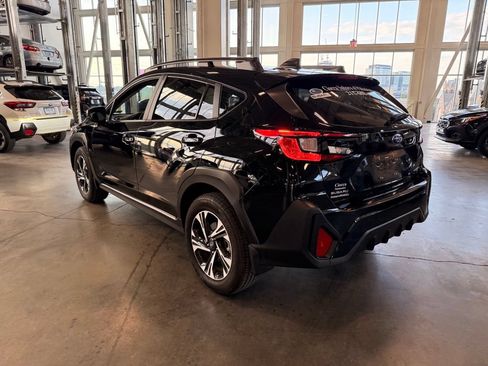 Used 2025 Subaru Crosstrek 2.5i Premium AWD/4WD image 4