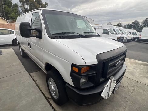 Used 2010 Ford E-150 and Econoline 150 image 2