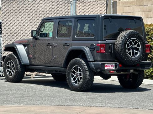 Used 2025 Jeep Wrangler Unlimited Rubicon AWD/4WD image 6