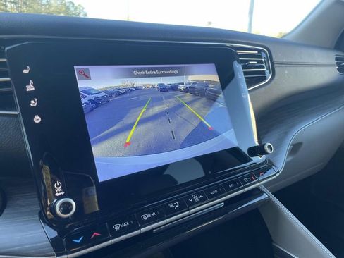 Certified 2024 Jeep Wagoneer L Series II w/ Flexible Seating Group image 38