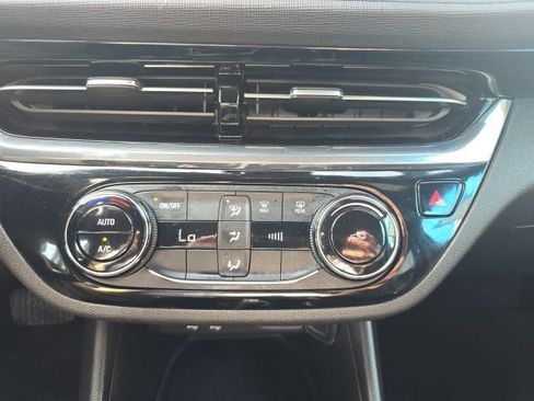 Used 2025 Buick Envista Sport Touring image 18