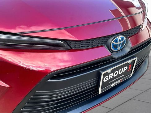 Used 2025 Toyota Corolla LE FWD image 29