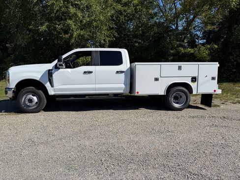 New 2026 Ford F350 4x4 Crew Cab DRW Super Duty image 4