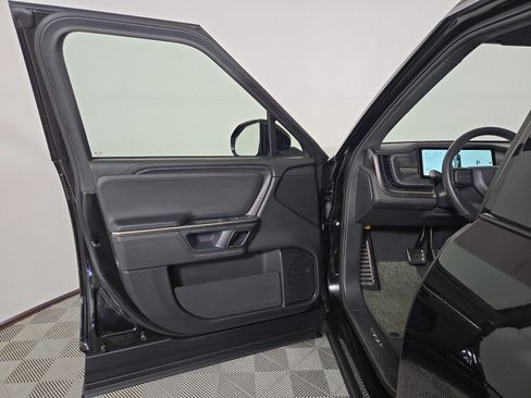Used 2023 Rivian R1S Launch Edition AWD/4WD image 16