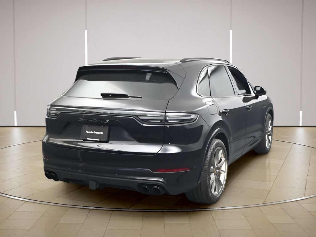 Certified 2022 Porsche Cayenne Turbo S AWD/4WD image 25